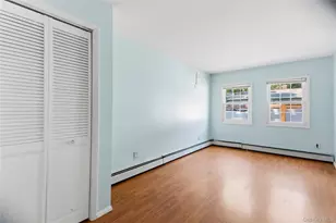 91 Spruce Ave, West Islip, NY 11795 - Photo 15