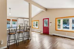 91 Spruce Ave, West Islip, NY 11795 - Photo 7