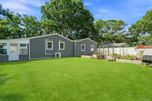91 Spruce Ave, West Islip, NY 11795 - Photo 21