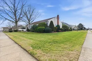 2 McLeod St, Massapequa Park, NY 11762 - Photo 15