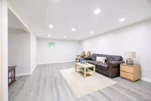 49 Village Dr, Jericho, NY 11753 - Photo 21