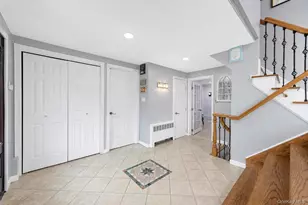 49 Village Dr, Jericho, NY 11753 - Photo 9