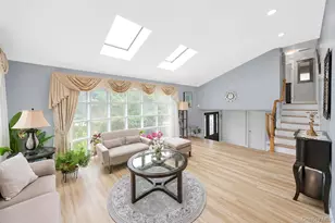 49 Village Dr, Jericho, NY 11753 - Photo 11