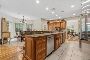 1040 Washington Ave, Plainview, NY 11803 - Photo 19