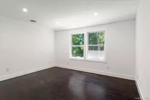 8 Elm Dr, East Northport, NY 11731 - Photo 17