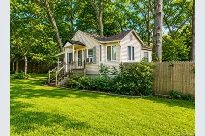 86 N Evergreen Drive, Selden, NY 11784 - Photo 3