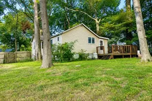 86 N Evergreen Dr, Selden, NY 11784 - Photo 13