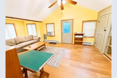 86 N Evergreen Drive, Selden, NY 11784 - Photo 9