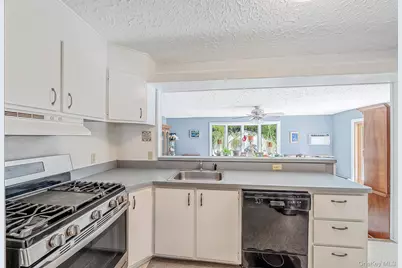 92 Parkhill Avenue, Massapequa, NY 11758 - Photo 17