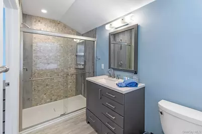 211 Longneck Boulevard, Riverhead, NY 11901 - Photo 11