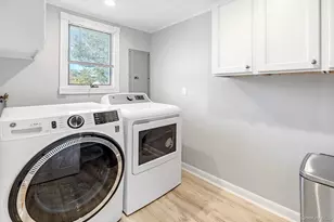 211 Longneck Blvd, Riverhead, NY 11901 - Photo 7