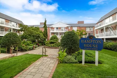 120 Morris Avenue #C9, Rockville Centre, NY 11570 - Photo 1