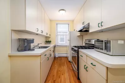 120 Morris Avenue #C9, Rockville Centre, NY 11570 - Photo 11