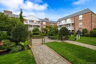 120 Morris Ave, Rockville Centre, NY 11570 - Photo 3