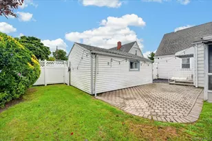 14 Ivy Pl, Valley Stream, NY 11581 - Photo 5