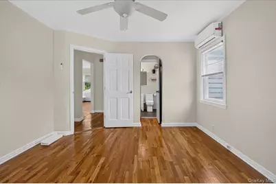 14 Ivy Place, Valley Stream, NY 11581 - Photo 13
