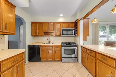 82-11 262nd Street, Floral Park, NY 11004 - Photo 7