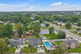 6 Belmont Ct, Amityville, NY 11701 - Photo 19
