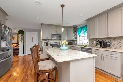 6 Belmont Court, Amityville, NY 11701 - Photo 7