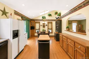 40 Nantucket Dr, Medford, NY 11763 - Photo 23