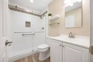 40 Nantucket Dr, Medford, NY 11763 - Photo 29