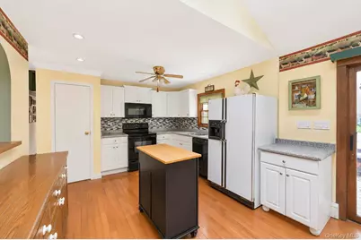40 Nantucket Drive, Medford, NY 11763 - Photo 27