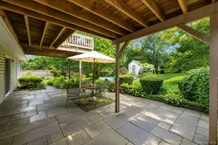 40 Nantucket Dr, Medford, NY 11763 - Photo 9