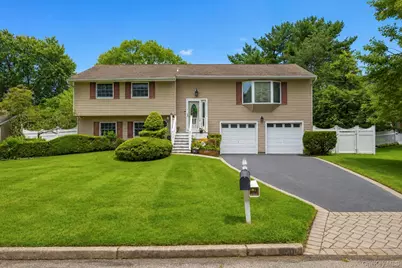 40 Nantucket Drive, Medford, NY 11763 - Photo 1