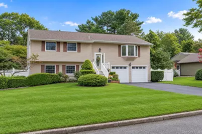 40 Nantucket Drive, Medford, NY 11763 - Photo 3