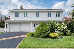 2075 Berkley Ln, Merrick, NY 11566 - Photo 23
