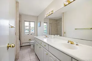 2075 Berkley Ln, Merrick, NY 11566 - Photo 19
