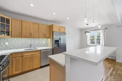 59-17 Kissena Boulevard #2FL, Flushing, NY 11355 - Photo 5