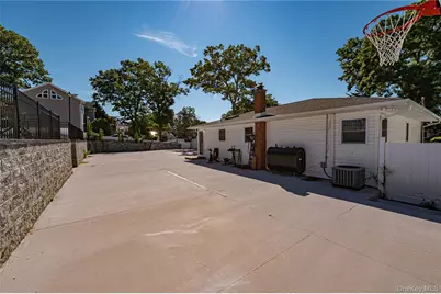 429 Ontario Street, Ronkonkoma, NY 11779 - Photo 23