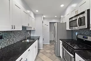 68 New Holland Village, Nanuet, NY 10954 - Photo 7