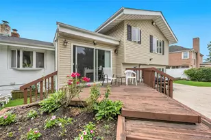 49 Village Dr, Jericho, NY 11753 - Photo 37