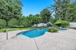 49 Village Dr, Jericho, NY 11753 - Photo 35