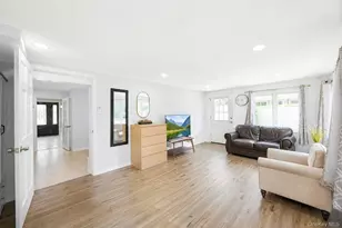 49 Village Dr, Jericho, NY 11753 - Photo 29
