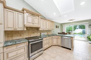 49 Village Dr, Jericho, NY 11753 - Photo 3
