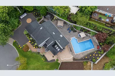 9 Sorgi Court, Plainview, NY 11803 - Photo 49