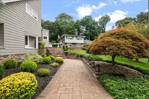 9 Sorgi Ct, Plainview, NY 11803 - Photo 33