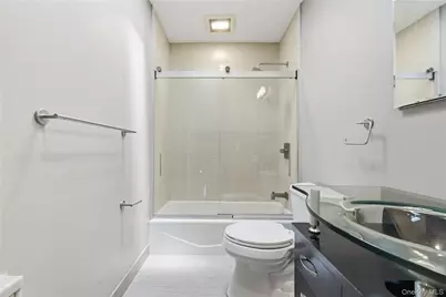 59-17 Kissena Boulevard #3FL, Flushing, NY 11355 - Photo 9