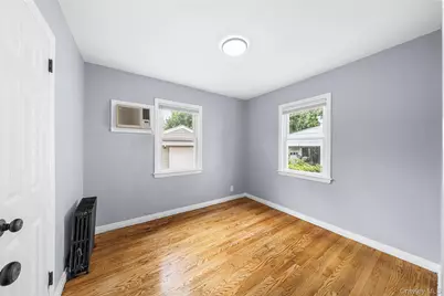 370 Locust Avenue, Uniondale, NY 11553 - Photo 11