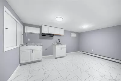 370 Locust Avenue, Uniondale, NY 11553 - Photo 17