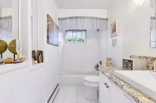 8 Laurel Ln, Levittown, NY 11756 - Photo 15