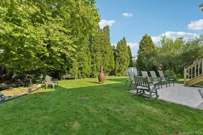8 Laurel Lane, Levittown, NY 11756 - Photo 29