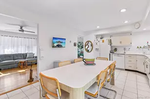 8 Laurel Ln, Levittown, NY 11756 - Photo 13