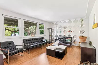 8 Laurel Lane, Levittown, NY 11756 - Photo 21