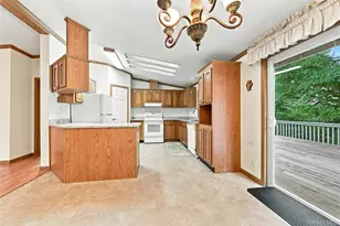 638 Fresh Pond Ave, Calverton, NY 11933 - Photo 9