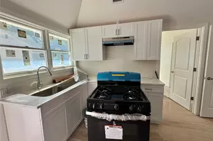 98 A Steamboat Rd, Great Neck, NY 11024 - Photo 5