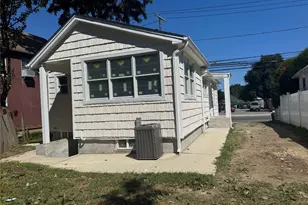 98 A Steamboat Rd, Great Neck, NY 11024 - Photo 11